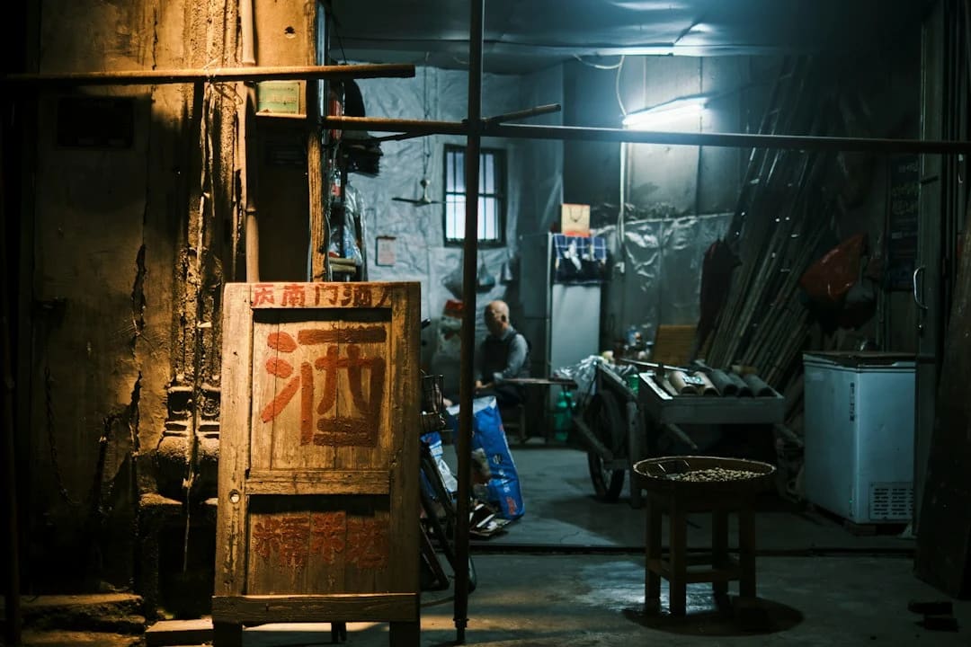圈内内参|42万封邮件交给AI摘要之后,读者拿到的不是证据,是标签
